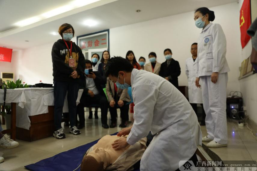 阳光保险“小橙大爱”行动助力学校卫生体系建设 教学演示用品捐赠传递健康关爱